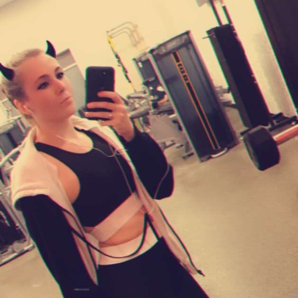 Meet your Posher, Steph